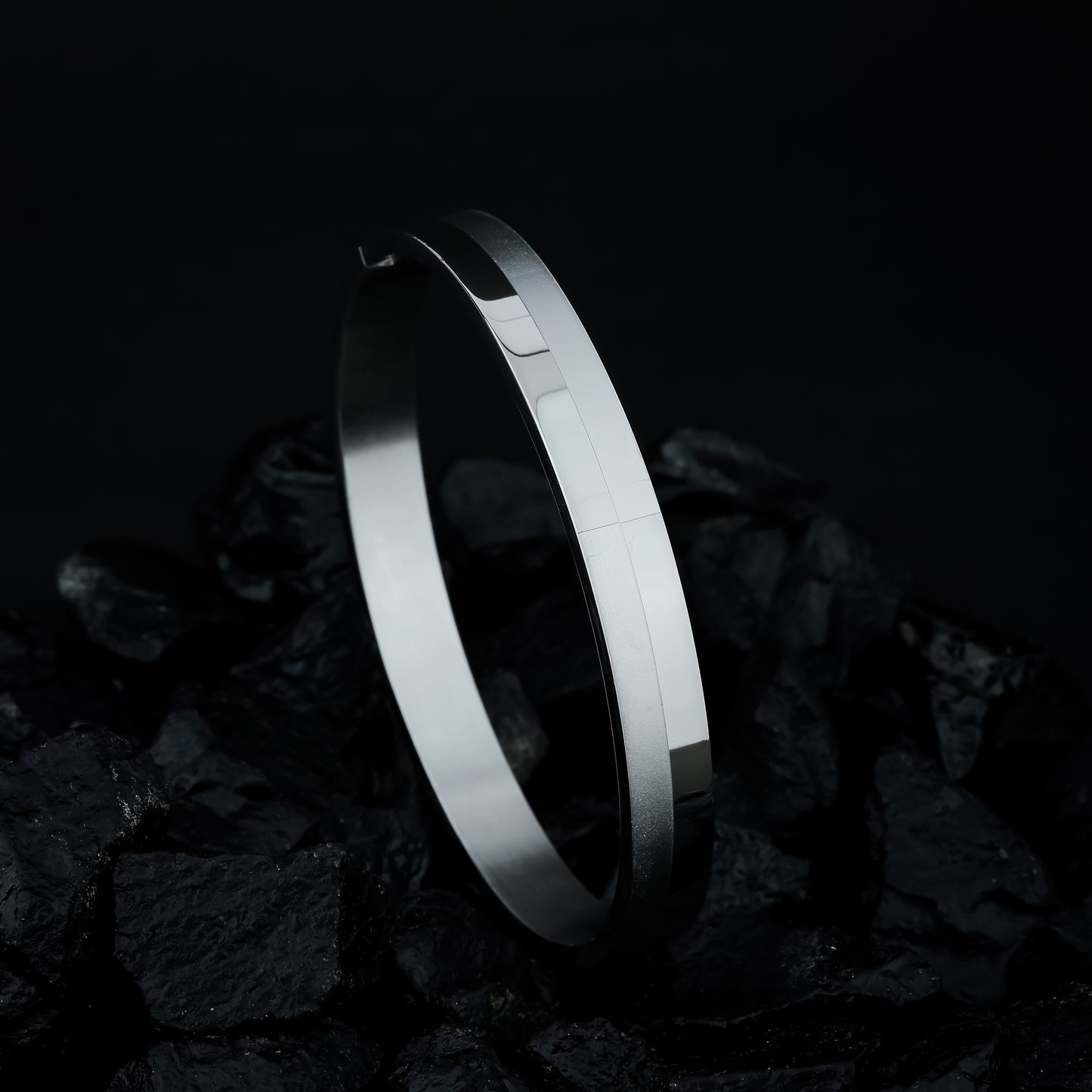 Refined Edge Bangle