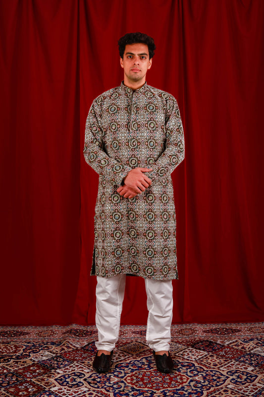 Heavy Embroidered Floral Kurta With Jari