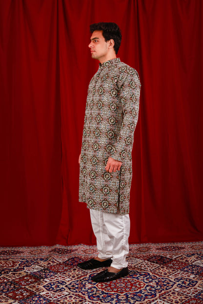 Heavy Embroidered Floral Kurta With Jari